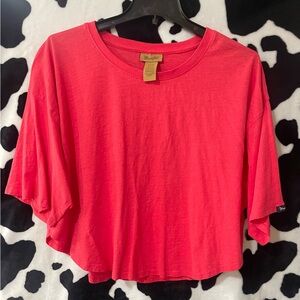 Wrangler Cropped Crewneck Tee in Bright Coral Red